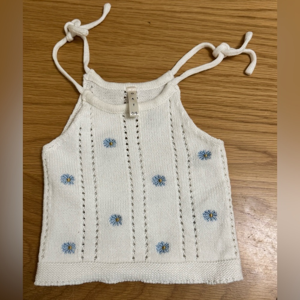 OAT & CO Baby Knit Top 0-6M –Heirloom Tank 'Blue Daisy'
Embroidery - Picture 2 of 4